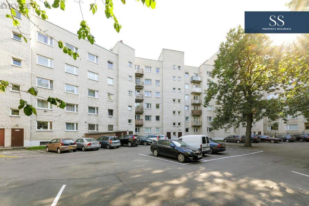 Bright Apartment Near Bus Statioon ทาลลินน์ ภายนอก รูปภาพ