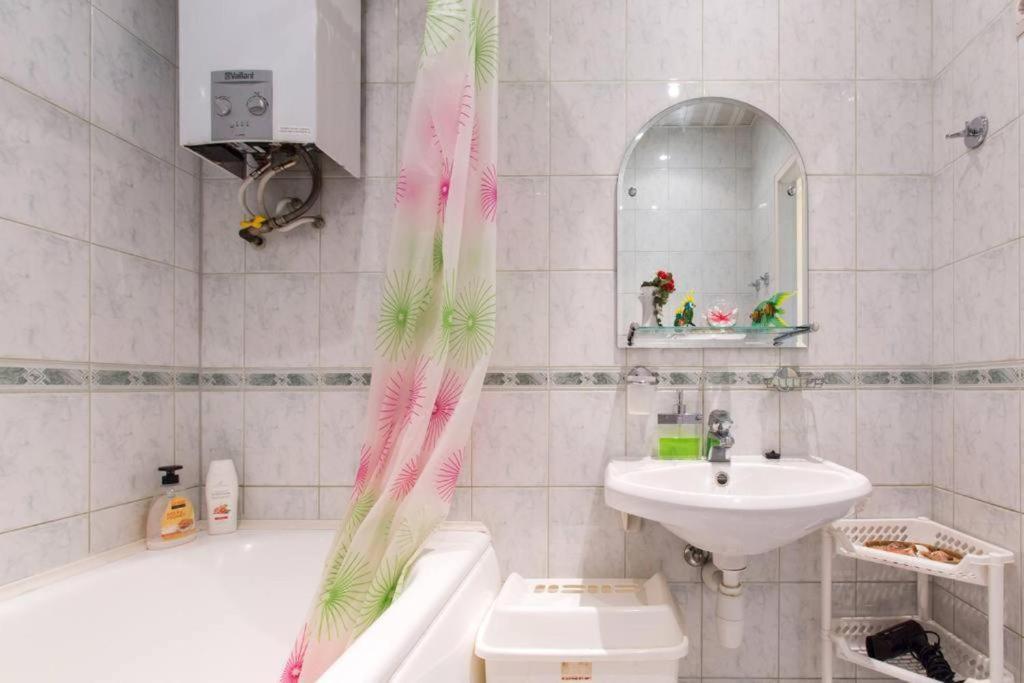 Bright Apartment Near Bus Statioon ทาลลินน์ ภายนอก รูปภาพ