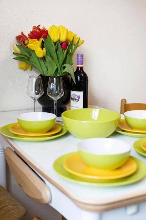 Bright Apartment Near Bus Statioon ทาลลินน์ ภายนอก รูปภาพ